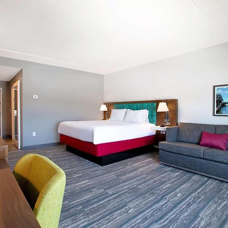 Hampton Inn & Suites Ottawa West, Ontario, Canada Экстерьер фото
