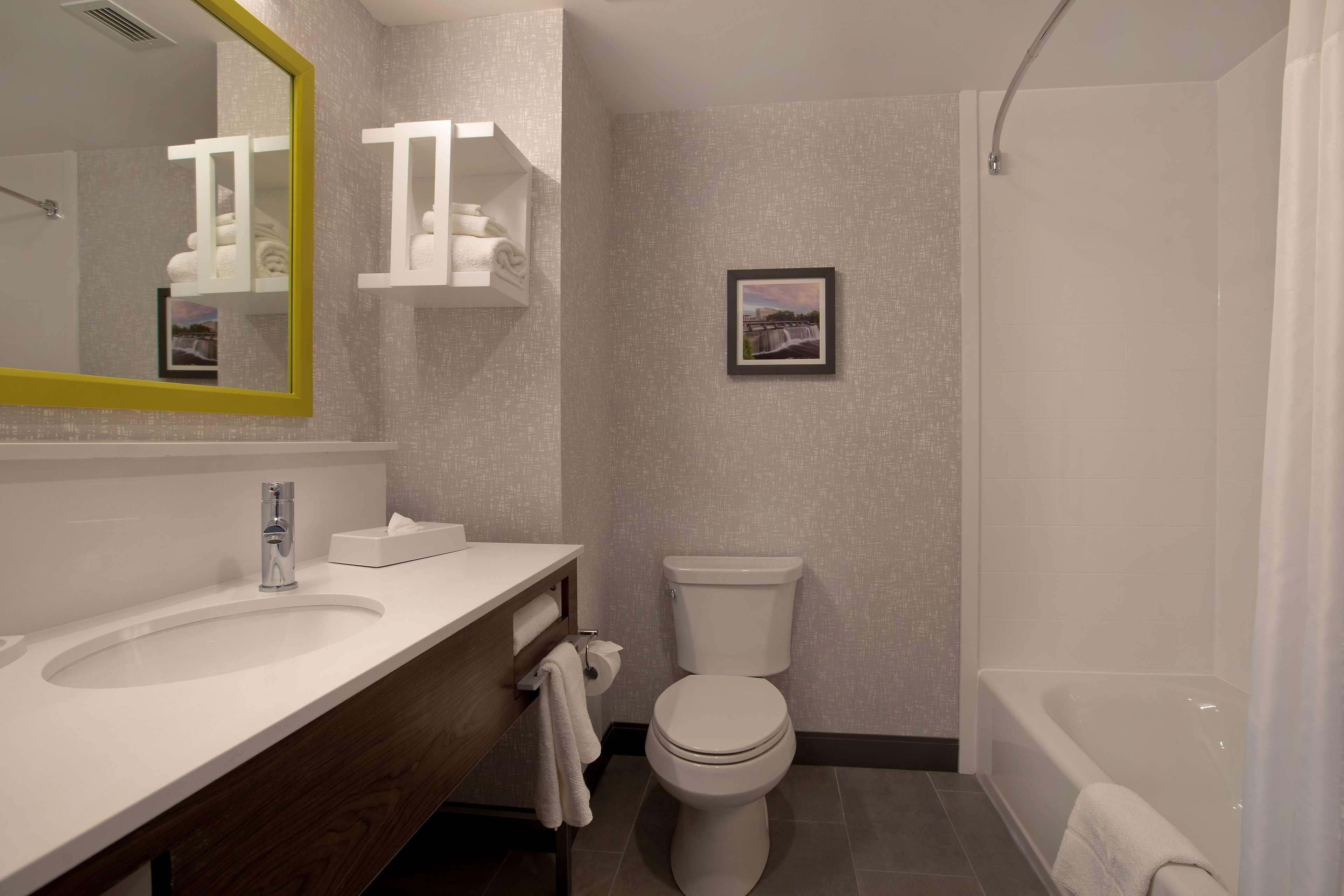Hampton Inn & Suites Ottawa West, Ontario, Canada Экстерьер фото