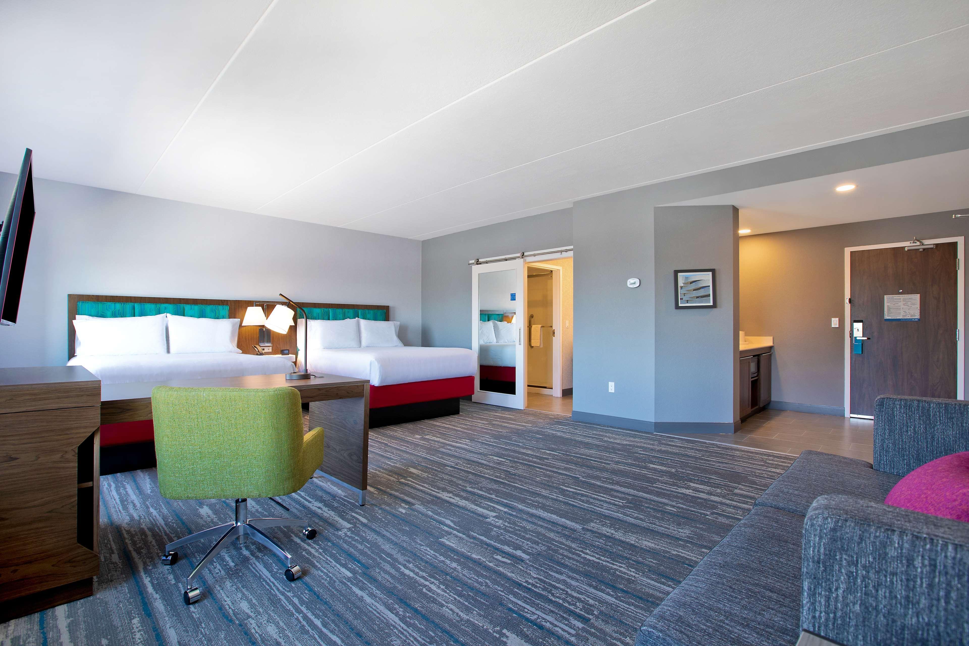 Hampton Inn & Suites Ottawa West, Ontario, Canada Экстерьер фото