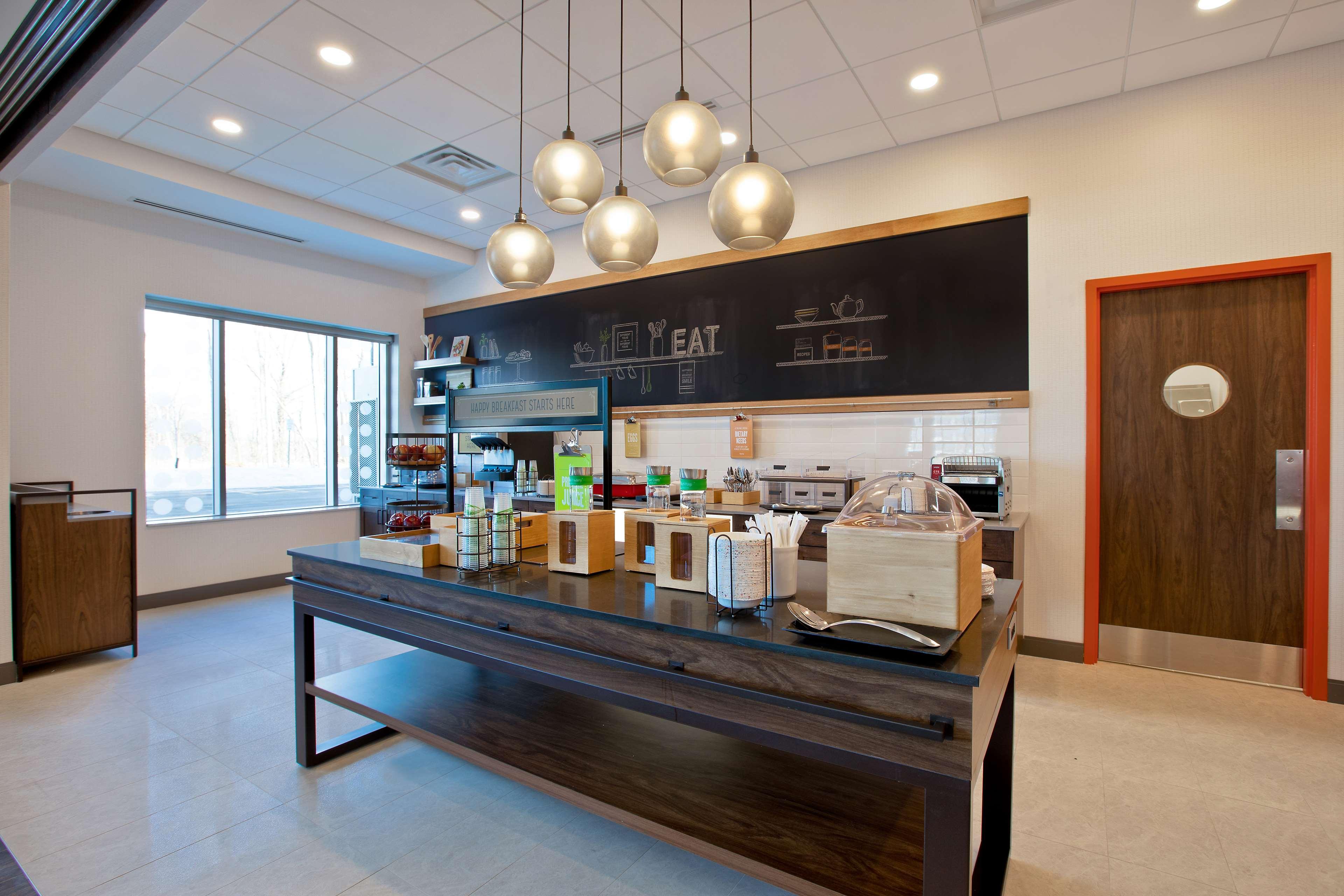 Hampton Inn & Suites Ottawa West, Ontario, Canada Экстерьер фото