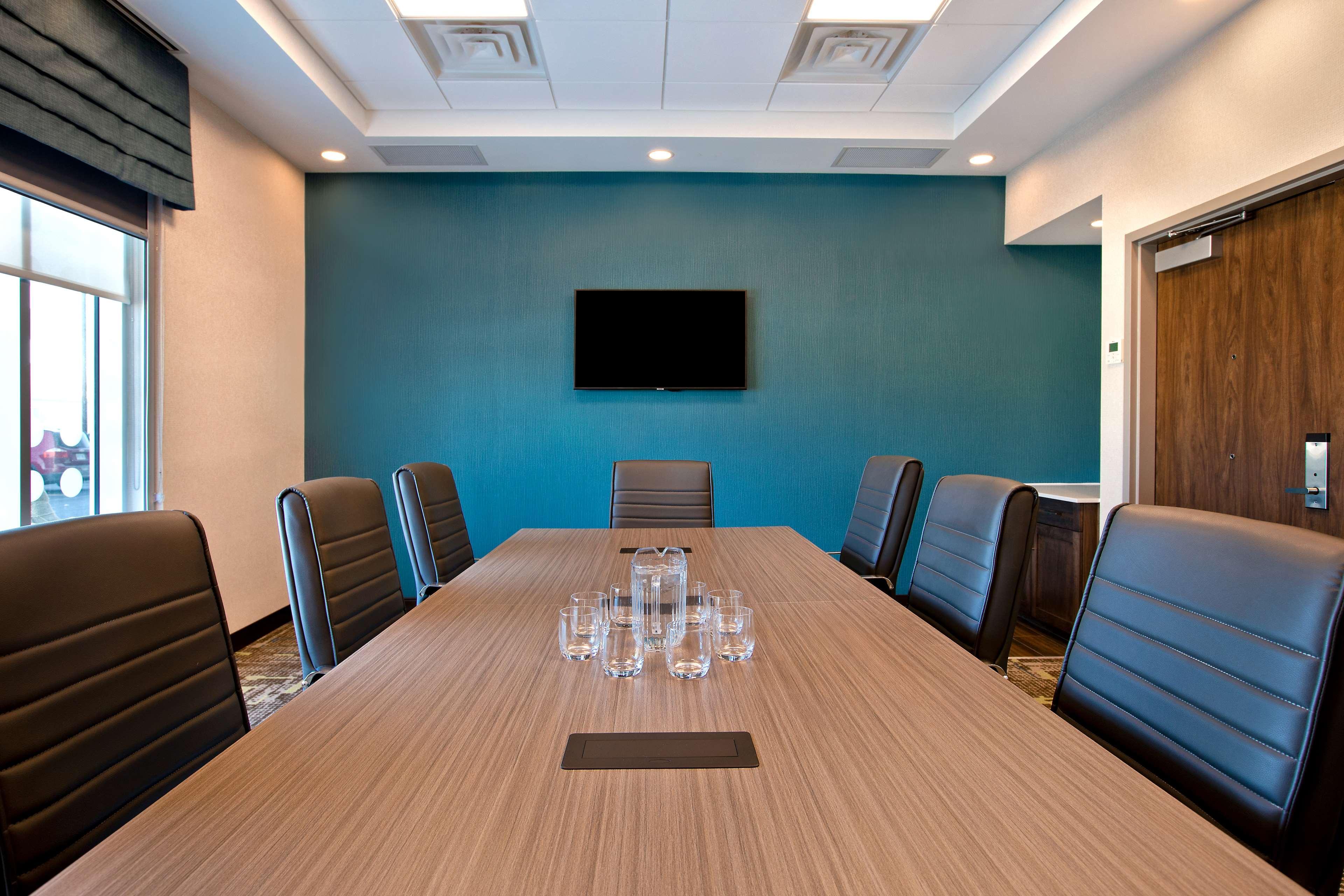 Hampton Inn & Suites Ottawa West, Ontario, Canada Экстерьер фото