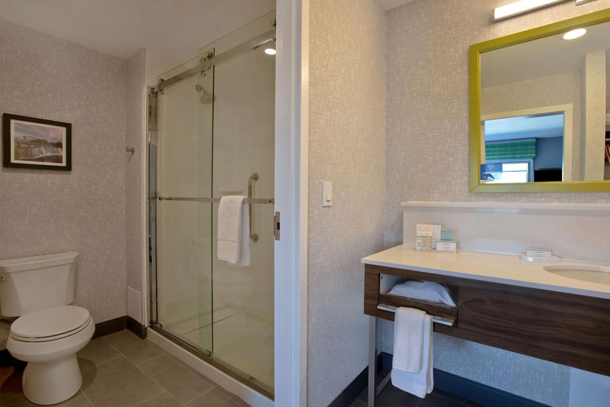 Hampton Inn & Suites Ottawa West, Ontario, Canada Экстерьер фото